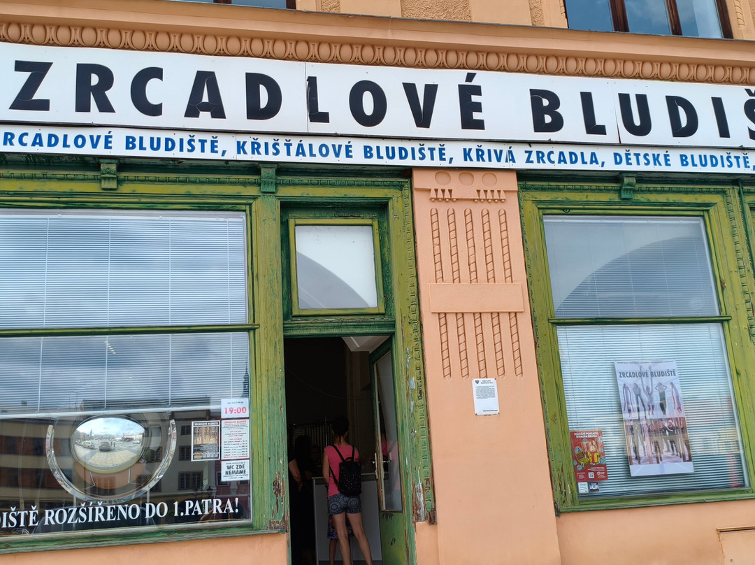 Zrcadlové bludiště