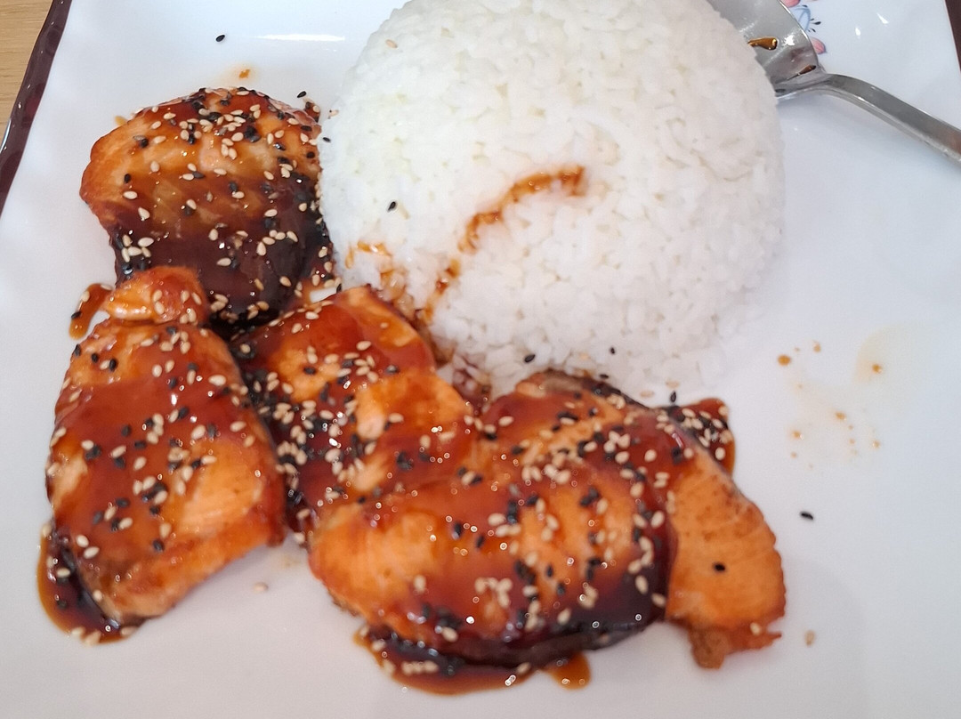 Jingdou Restaurant & Sushi Bar
