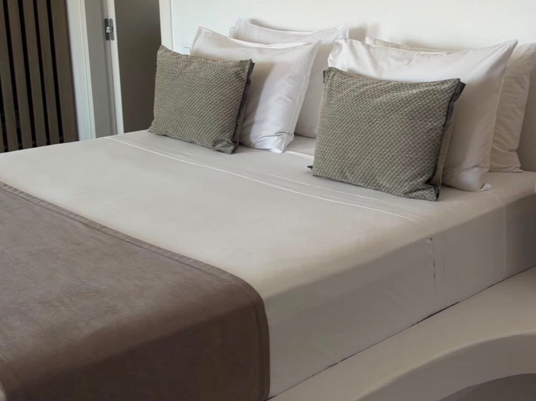 Anais Milos Suites
