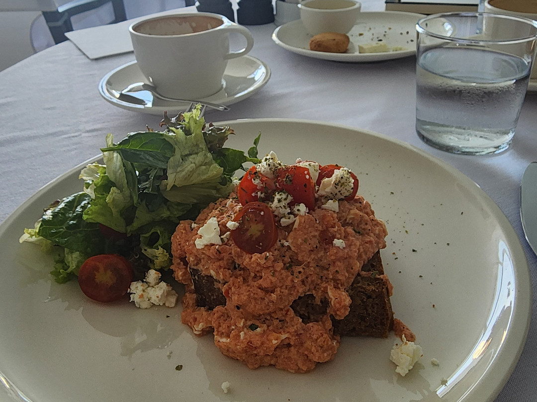 佩利沃拉斯酒店主图