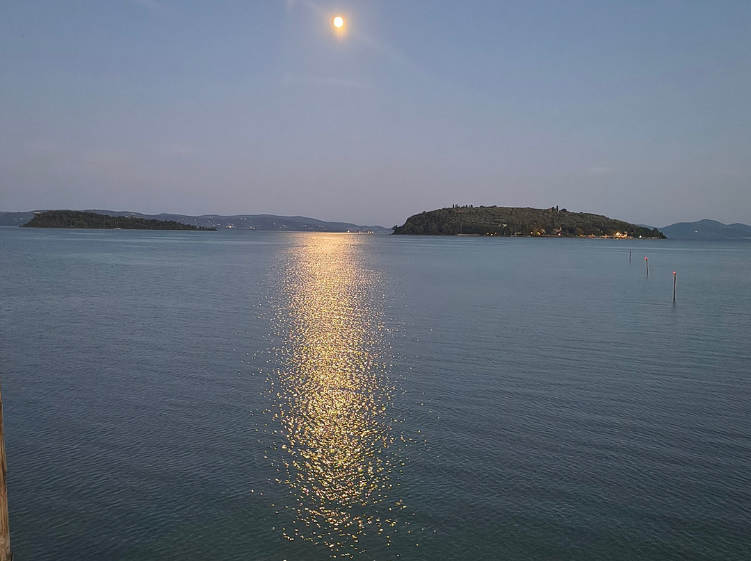 Spiaggia Tuoro Sul Trasimeno-Tuoro sul Trasimeno必去景点