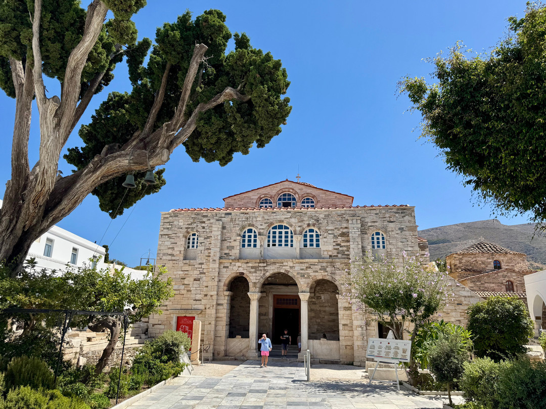 Panagia Ekatondapiliani-帕罗奇亚必去景点