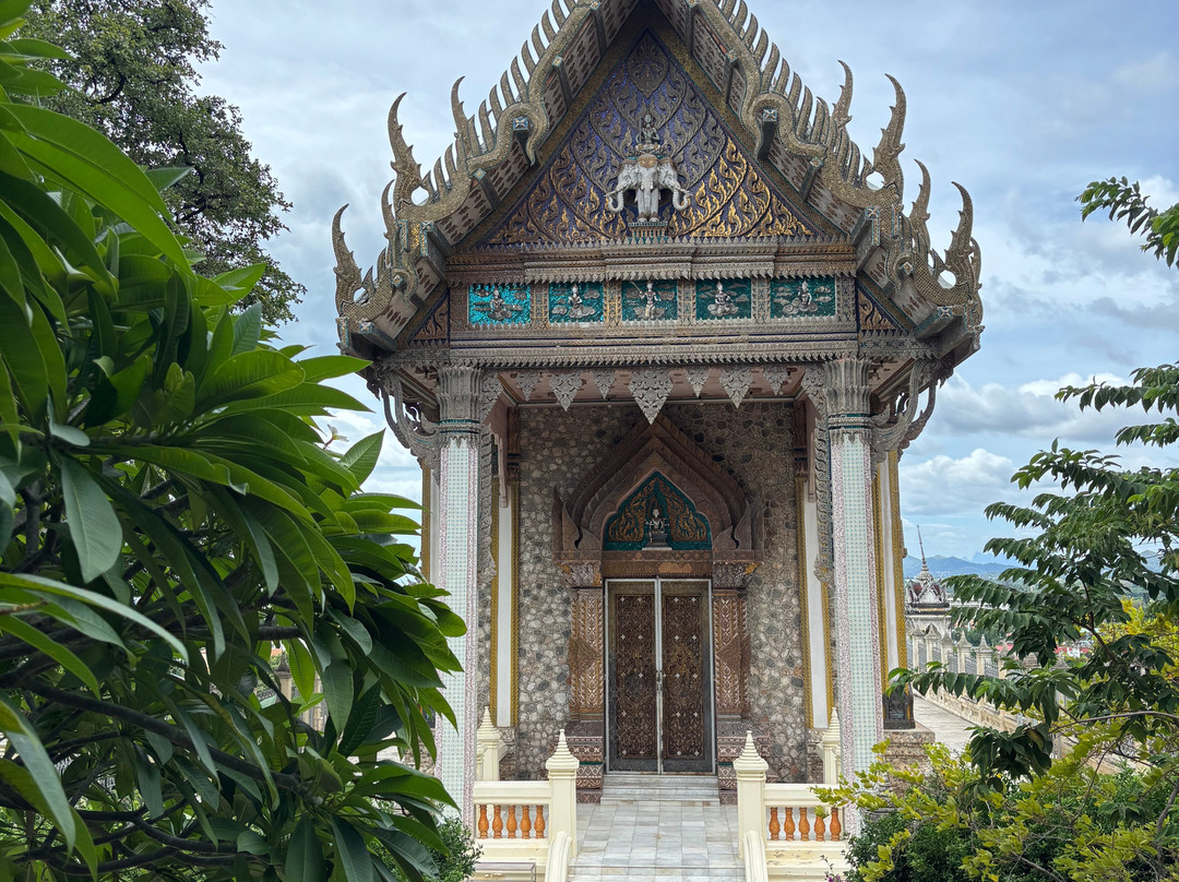 Wat Khao Krailart-Nong Kae必去景点
