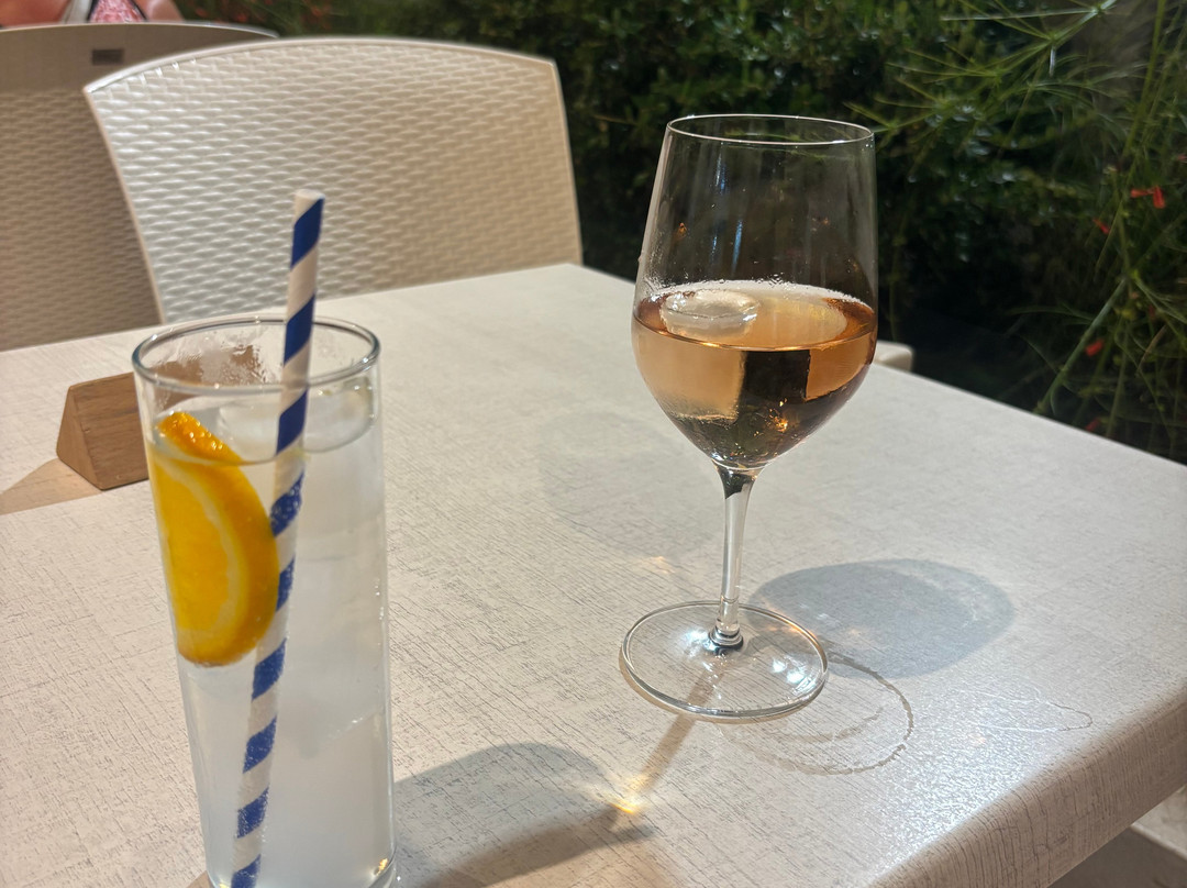 H10萨鲁皇宫酒店主图
