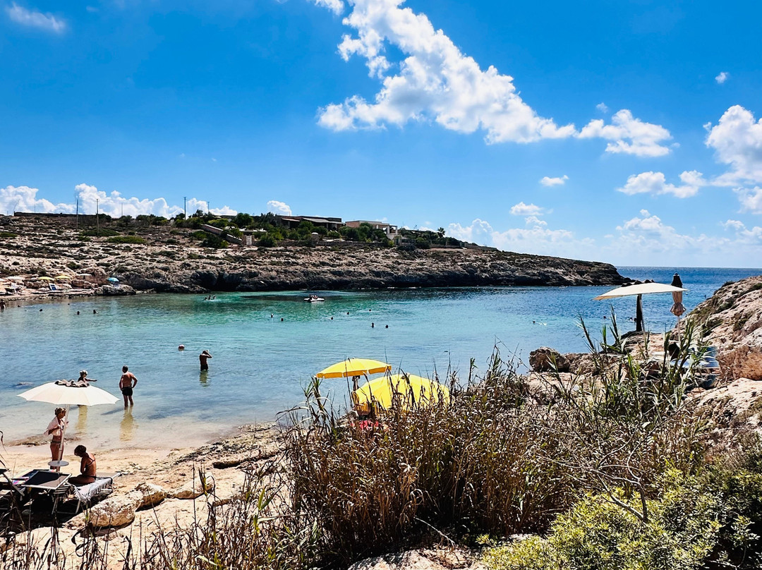 Spiaggia Cala Francese-兰佩杜萨必去景点
