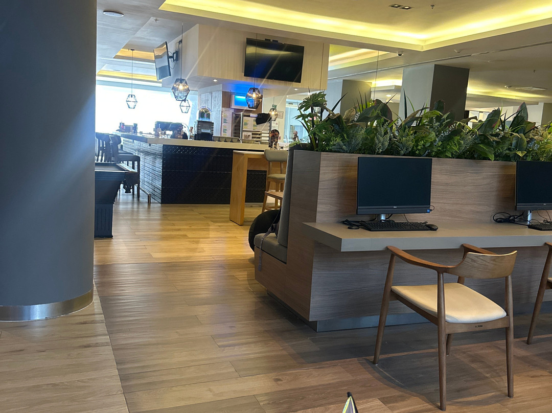 蒙特雷山谷嘉年华酒店主图