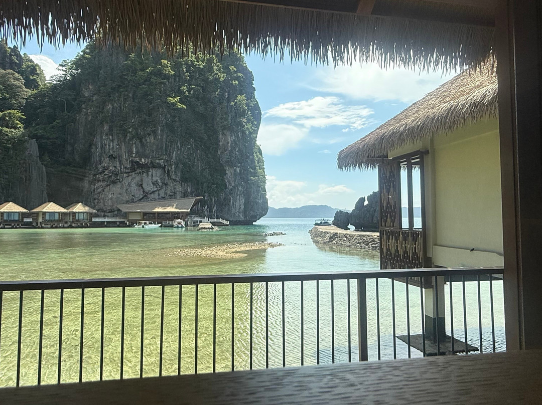 爱妮岛拉根岛度假村主图