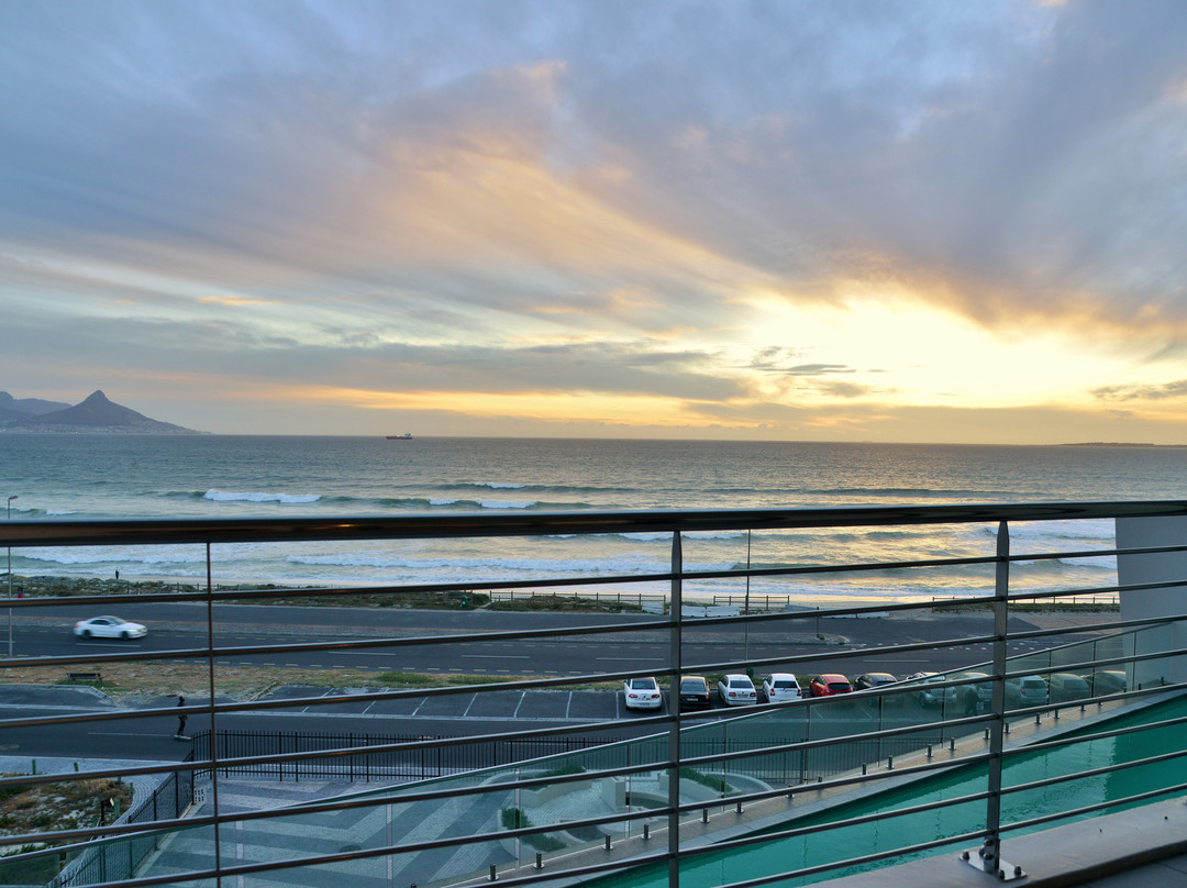 Blaauwberg Beach Hotel主图