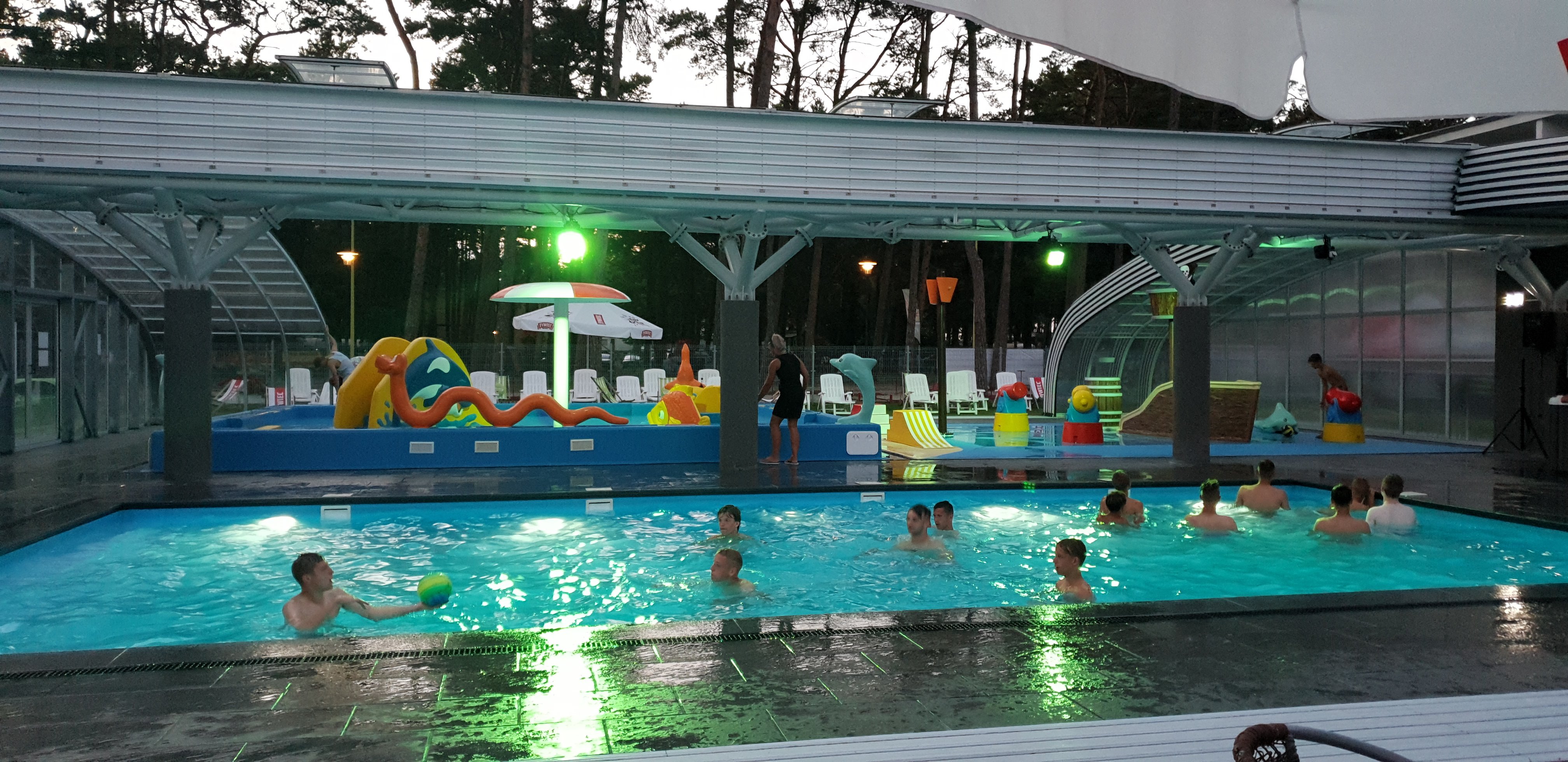 Familijni vacation Resort-泳池