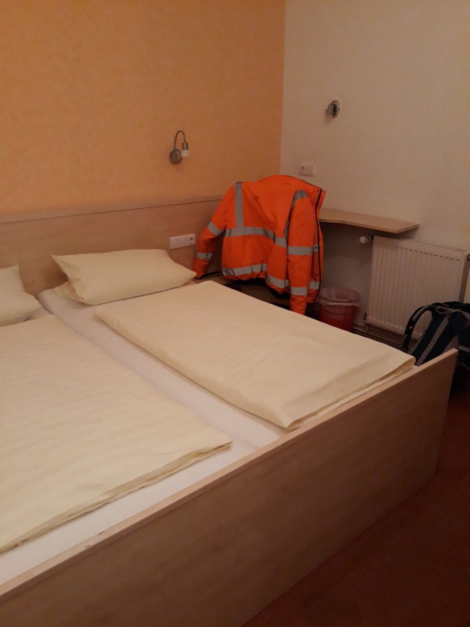 鲁思特奇乐霍夫旅馆-官方