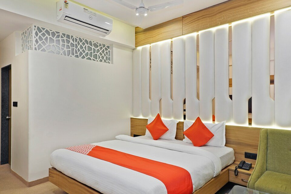 Capital O 29531 V Star