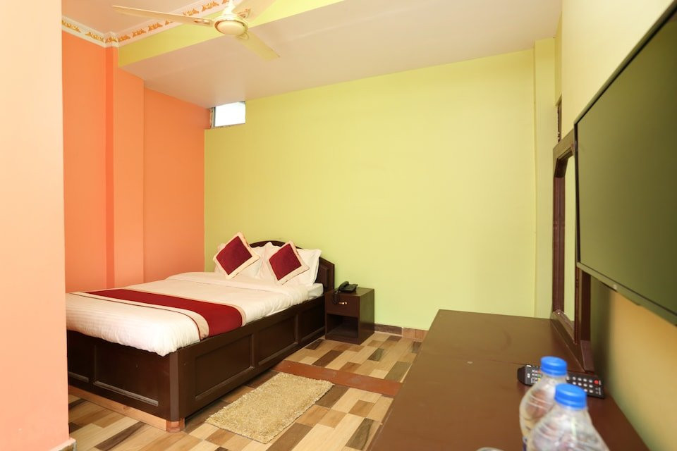 SPOT ON 496 Royal Crown Hotel