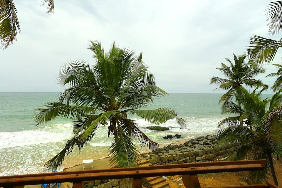 Itsy Hotels The Waters Edge Beach Resort