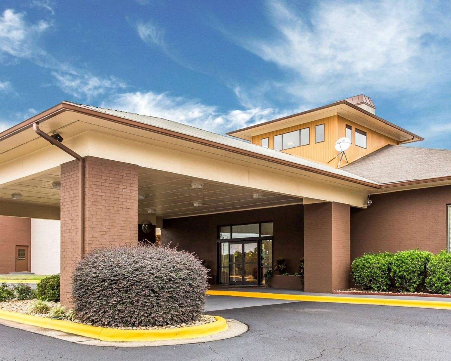 Quality Suites Convention Center-官方