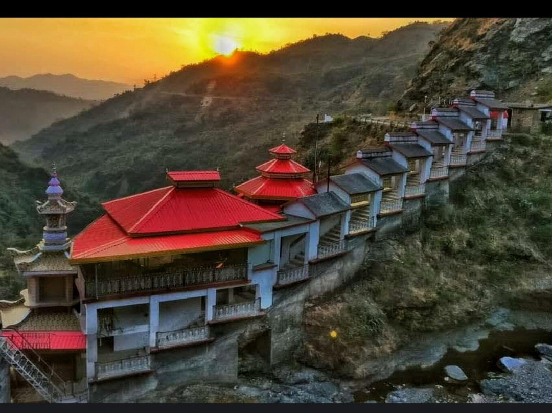 Ennan Mata Temple & Waterfall-Duhka必去景点