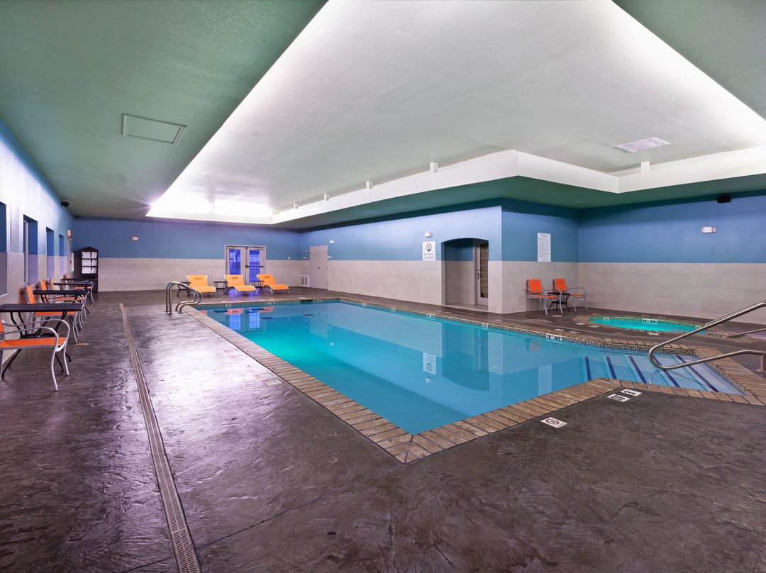 Holiday Inn Express & Suites Jenks By IHG主图