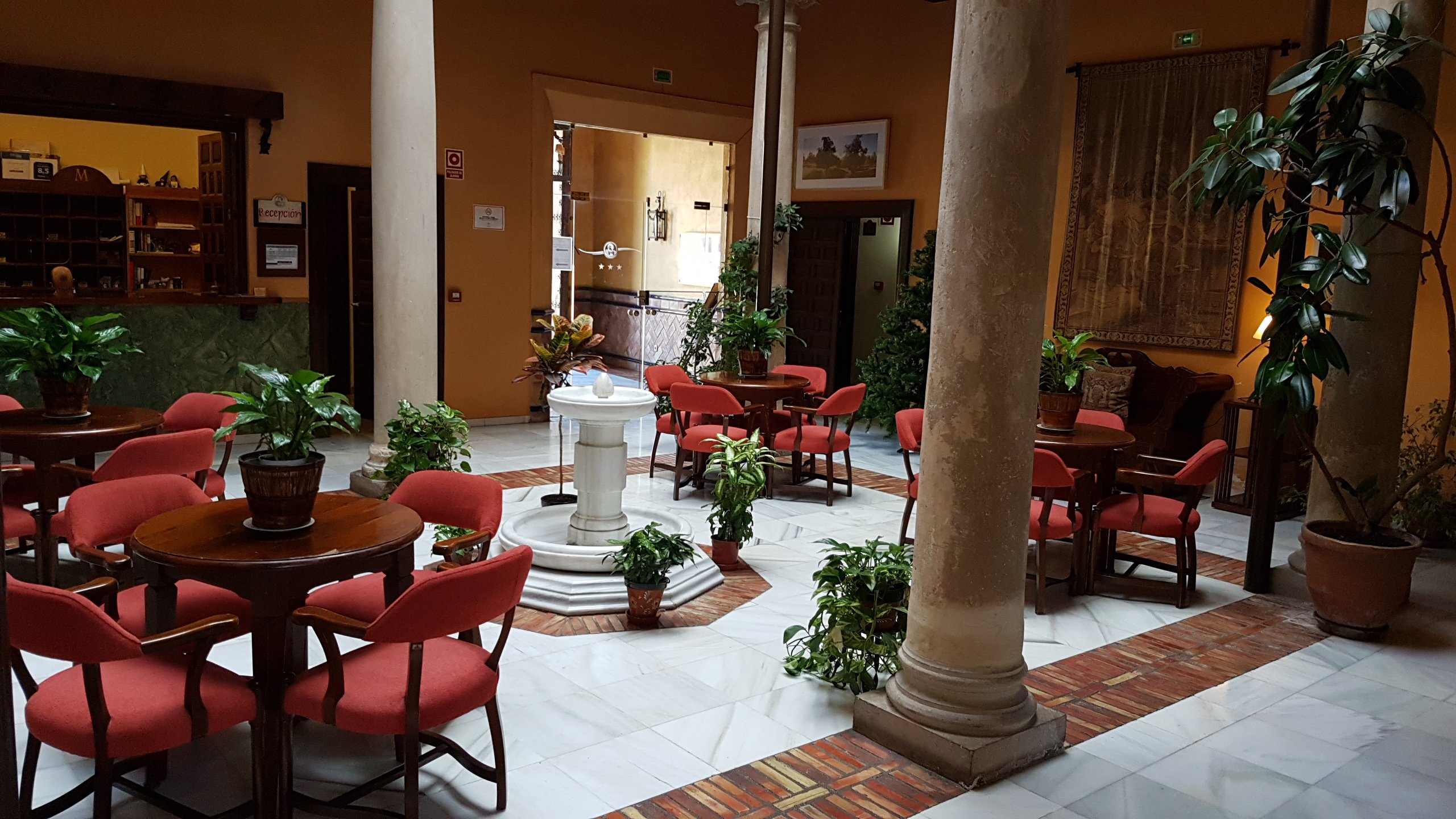 Hotel Maria de Molina-官方