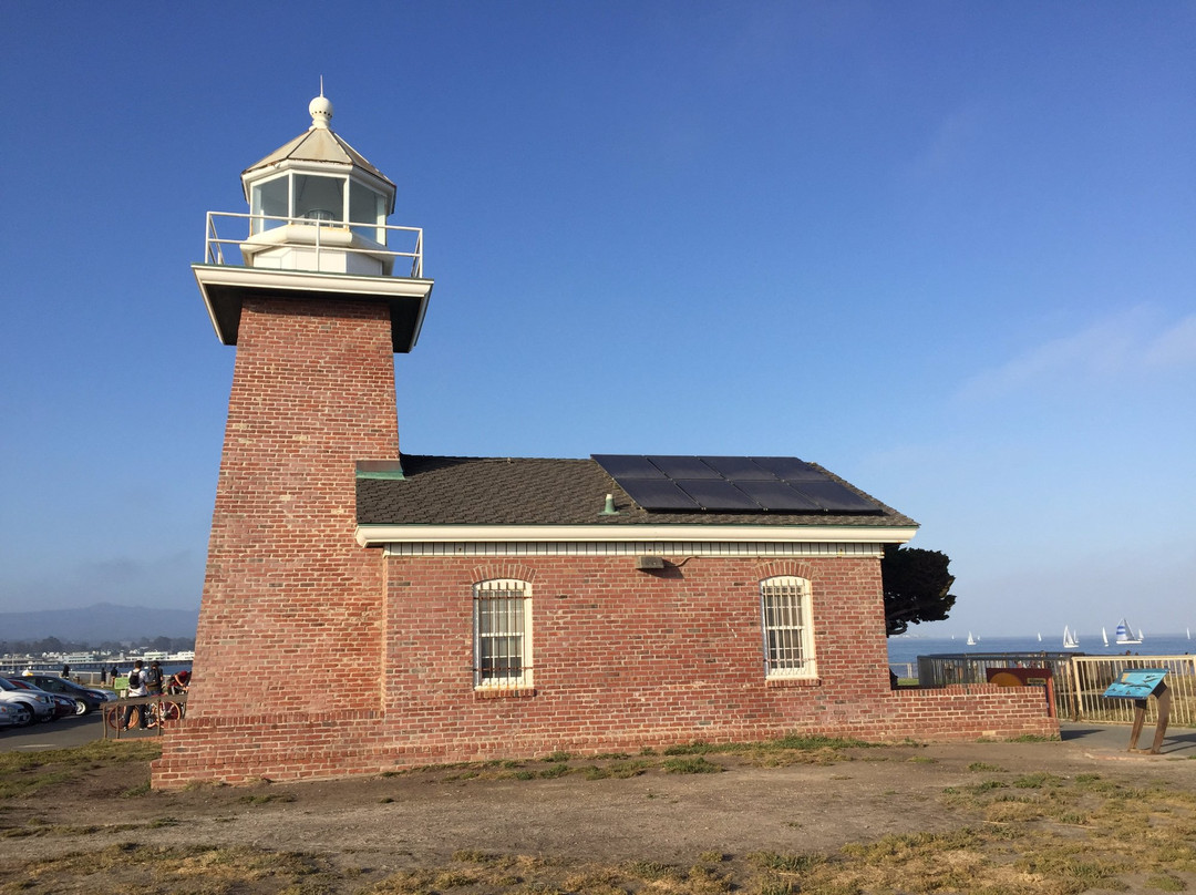 Mark Abbot Memorial Lighthouse景点图片