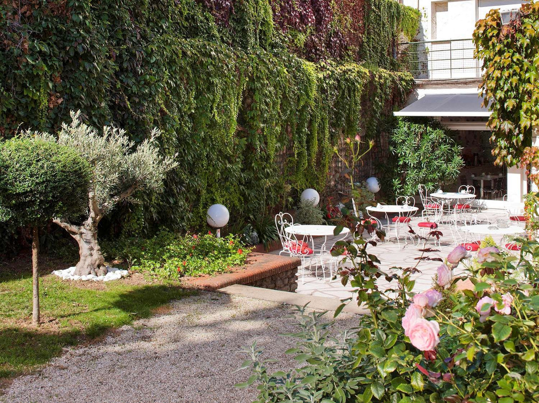 Grand Hotel Niort Centre主图