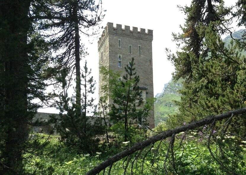 Turm Belvedere (Maloja Tower)景点图片