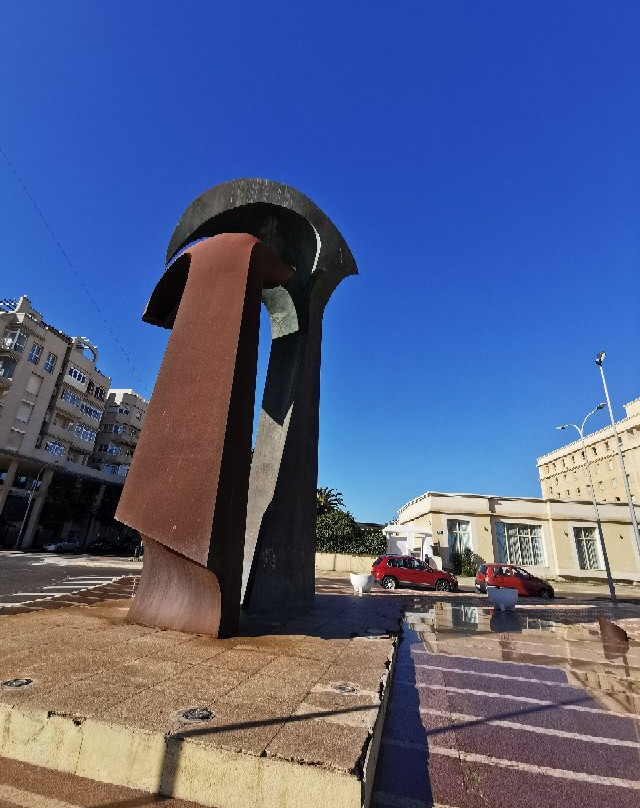 Monumento Encuentros-梅利利亚必去景点