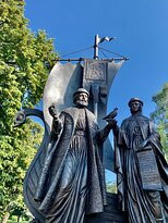Monument to Peter and Fevronia景点图片