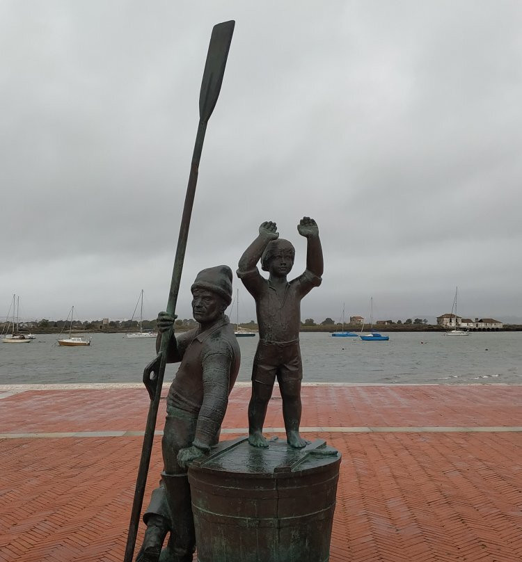 Monumento Ao Pescador-Seixal必去景点