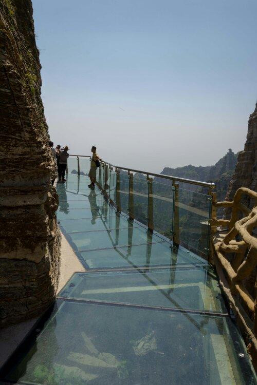 白石山玻璃栈道-保定市必去景点