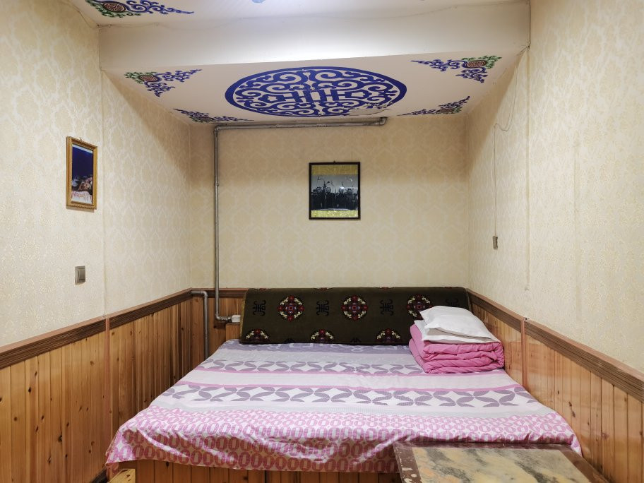 央廓尔藏家乐主图