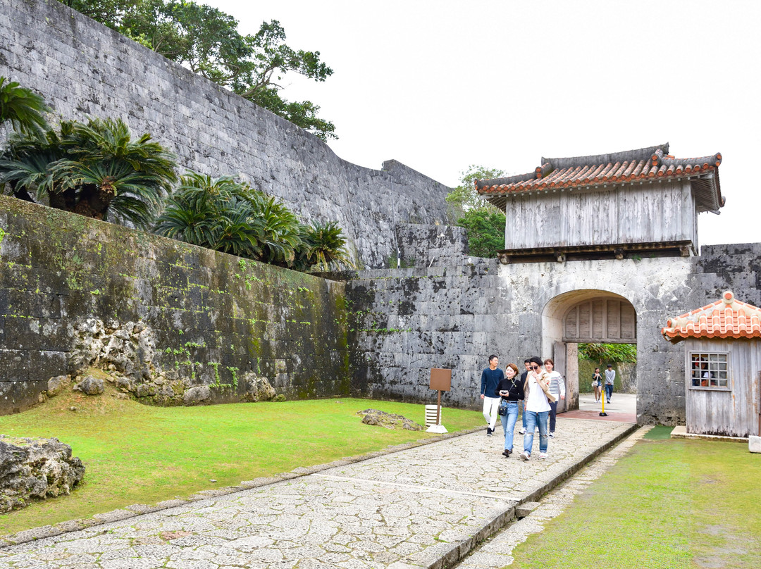 Kankaimon-那霸市必去景点