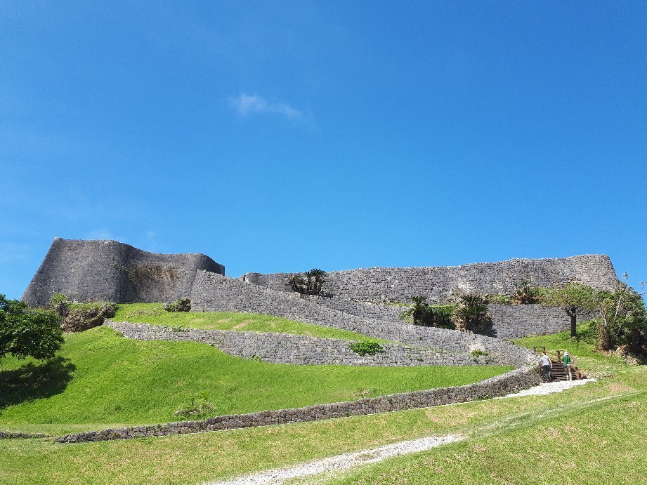 Katsuren Castle Ruins景点图片