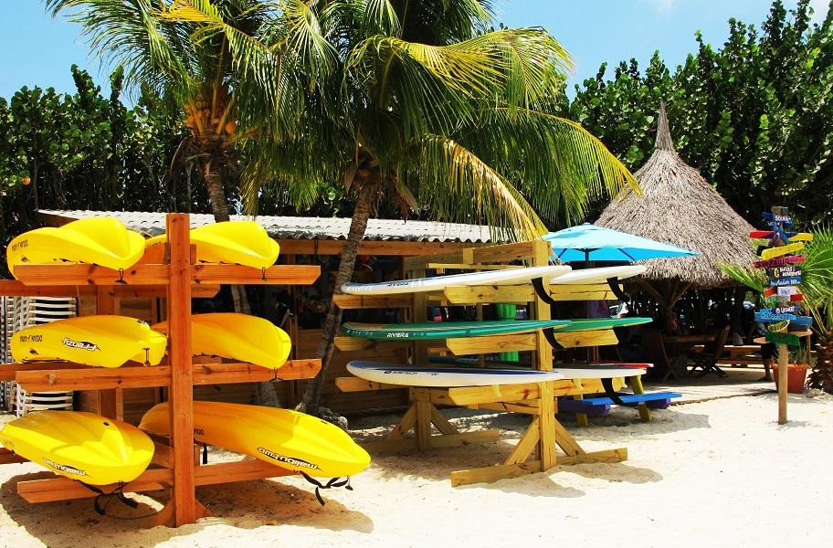 B Diving & Watersports-威廉斯塔德必去景点