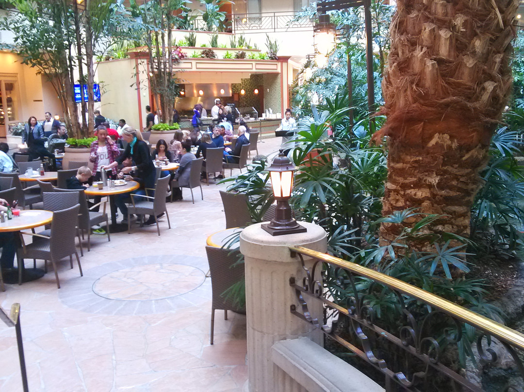 Two Fifty Restaurant - Embassy Suites SFO