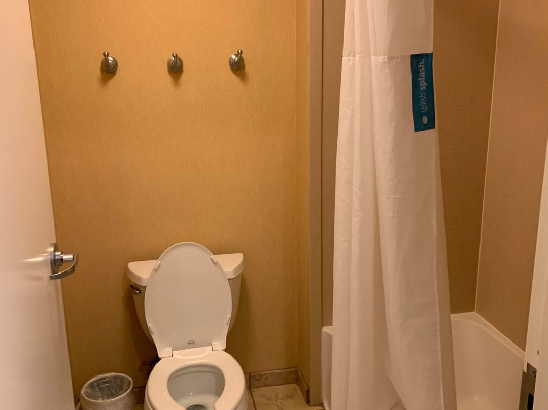 纳瓦拉希尔顿恒庭旅馆&套房酒店主图