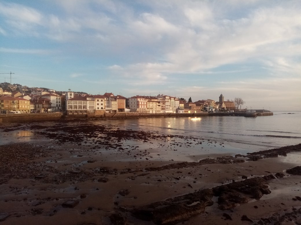 Playa De Luanco景点图片