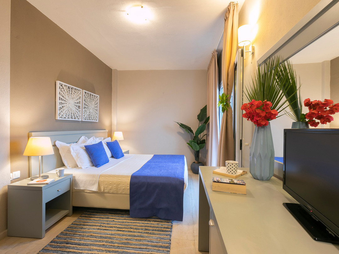 Tomato Beach Hotel主图