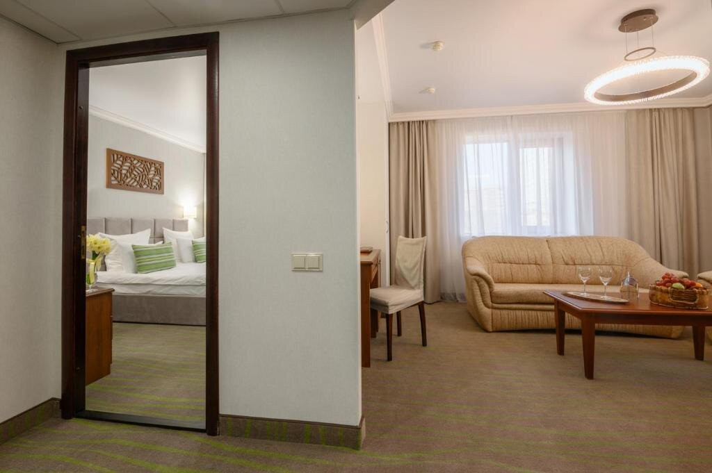 Platan Yuzhniy Hotel主图