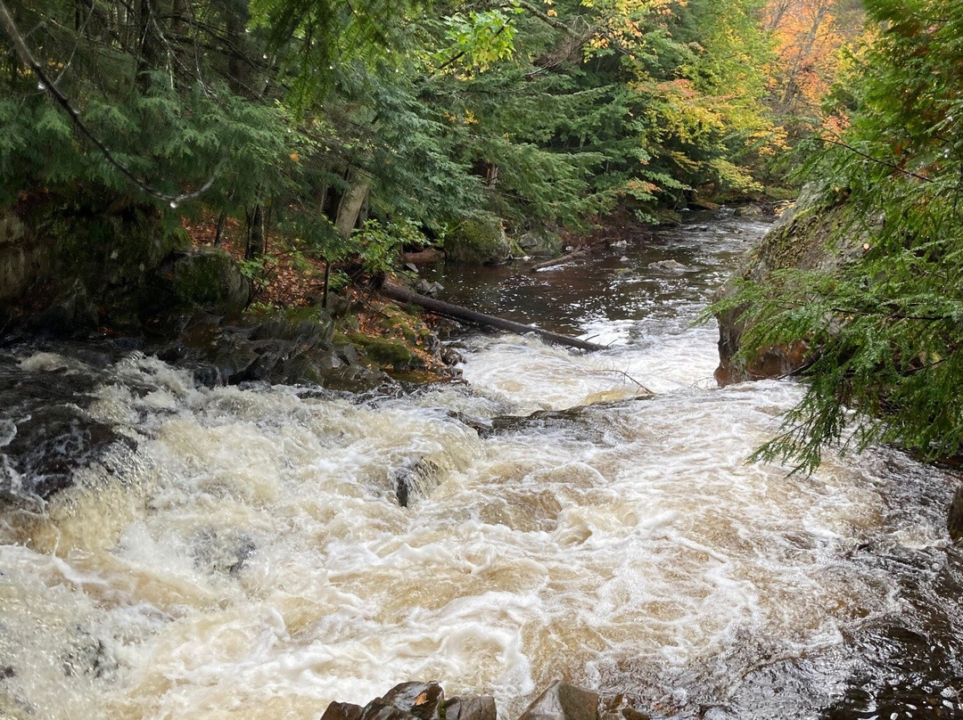 Yellow Dog Falls-Big Bay必去景点