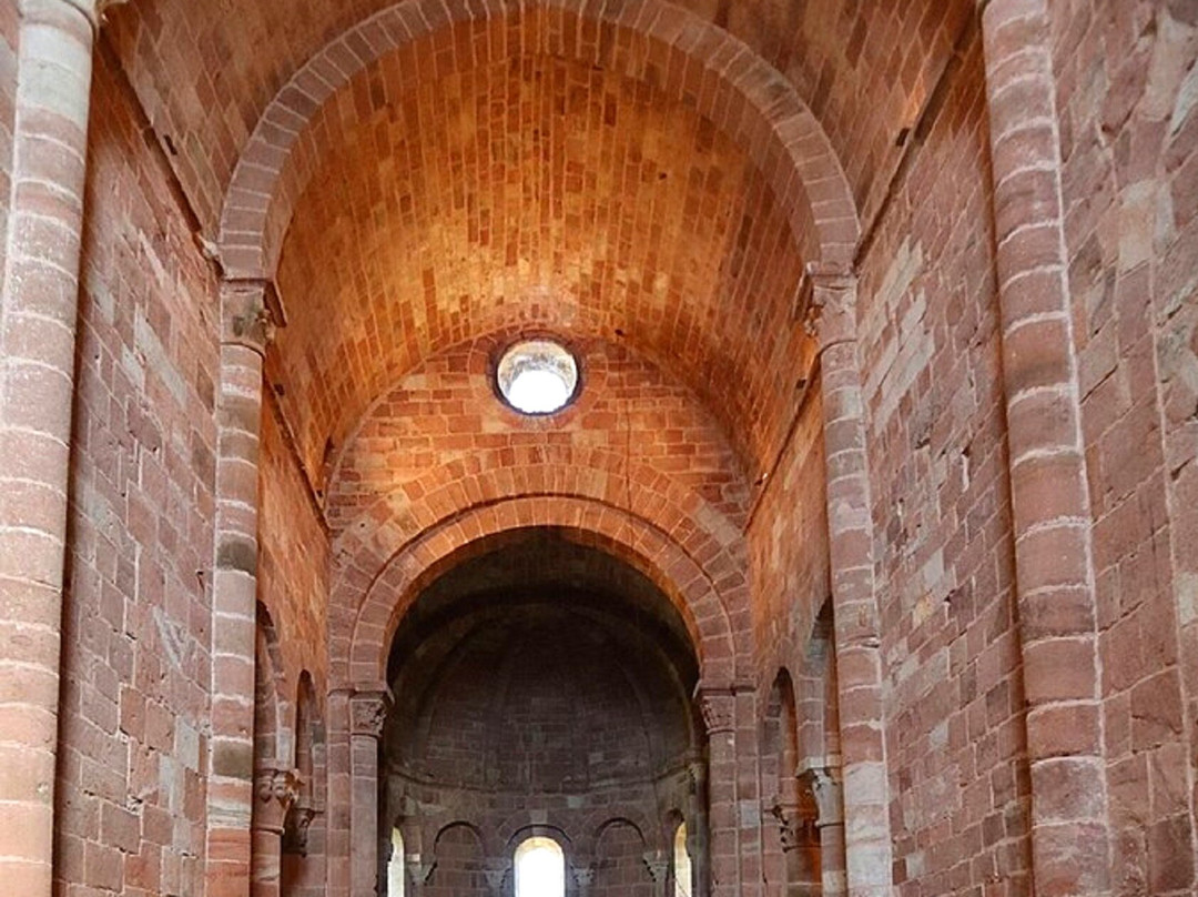 Eglise Saint-Hilarian-Sainte-Foy de Perse-Espalion必去景点