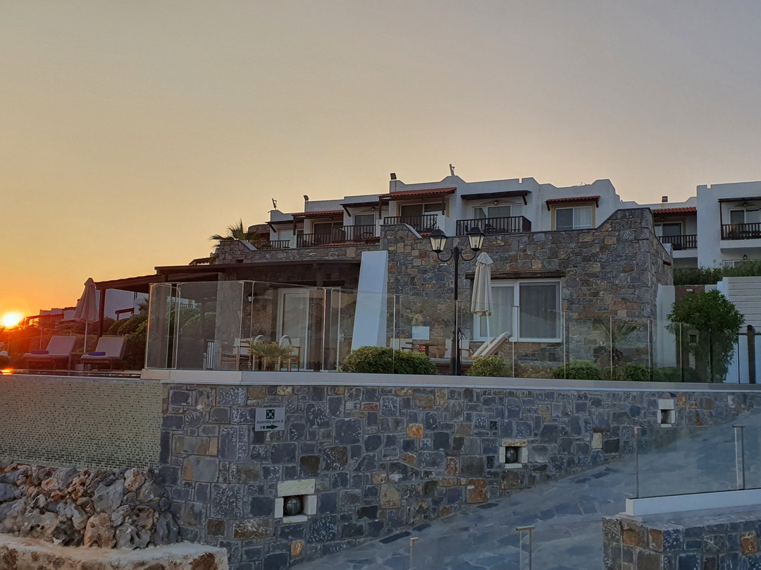 Alexander Beach Hotel & Village Resort主图