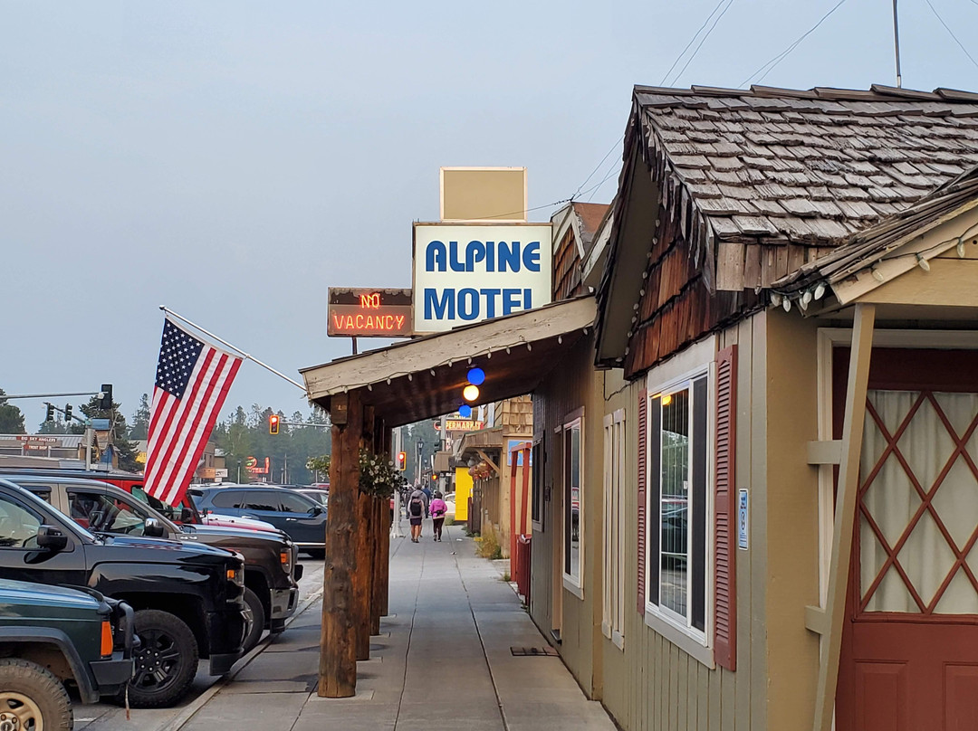 高山汽车旅馆主图