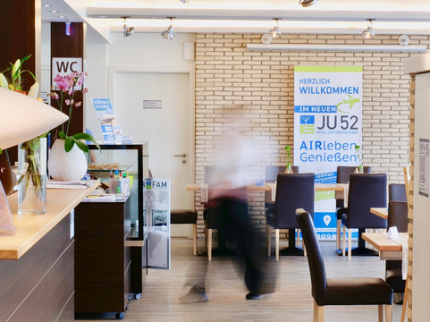 朗格JU52餐厅酒店主图