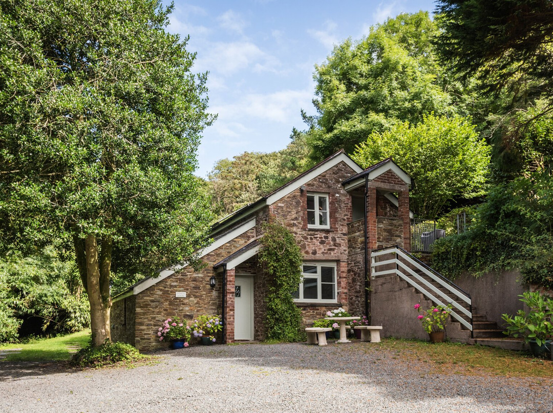 Lower Coombe Royal