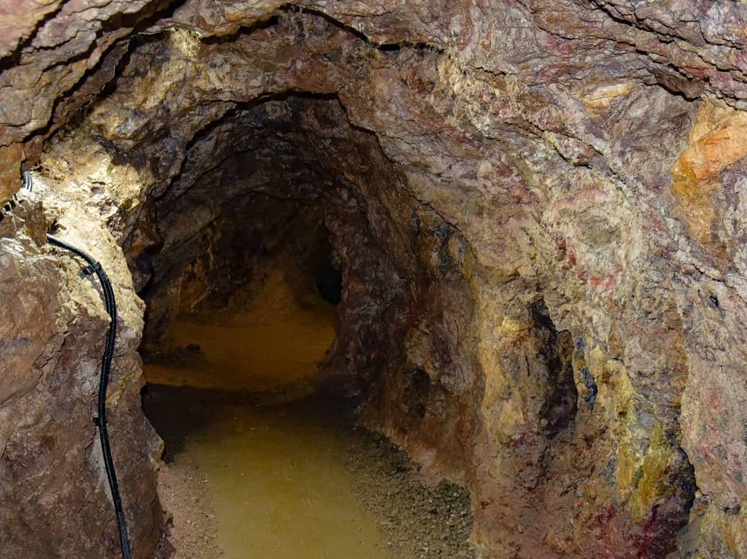 Old Uranium Mine景点图片
