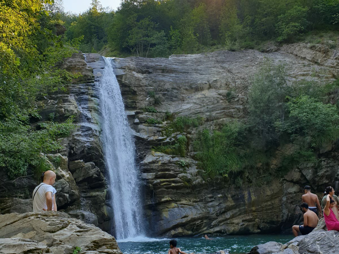 Cascata del Golfarone景点图片