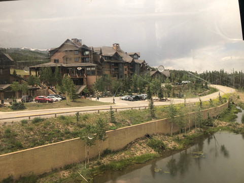 Grand Lodge on Peak 7主图