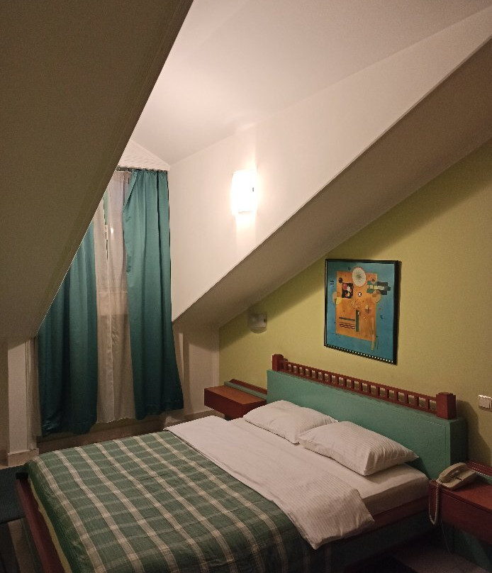 艾米能特酒店主图