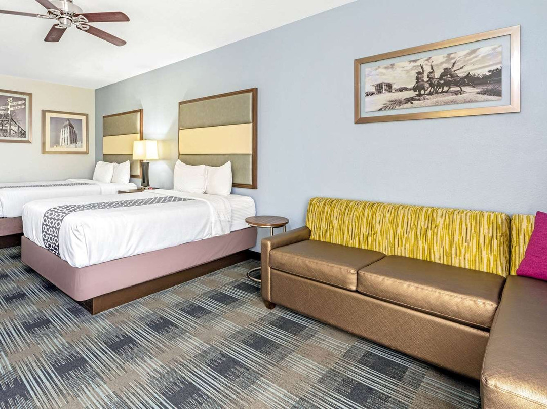 La Quinta Inn & Suites by Wyndham Guthrie主图