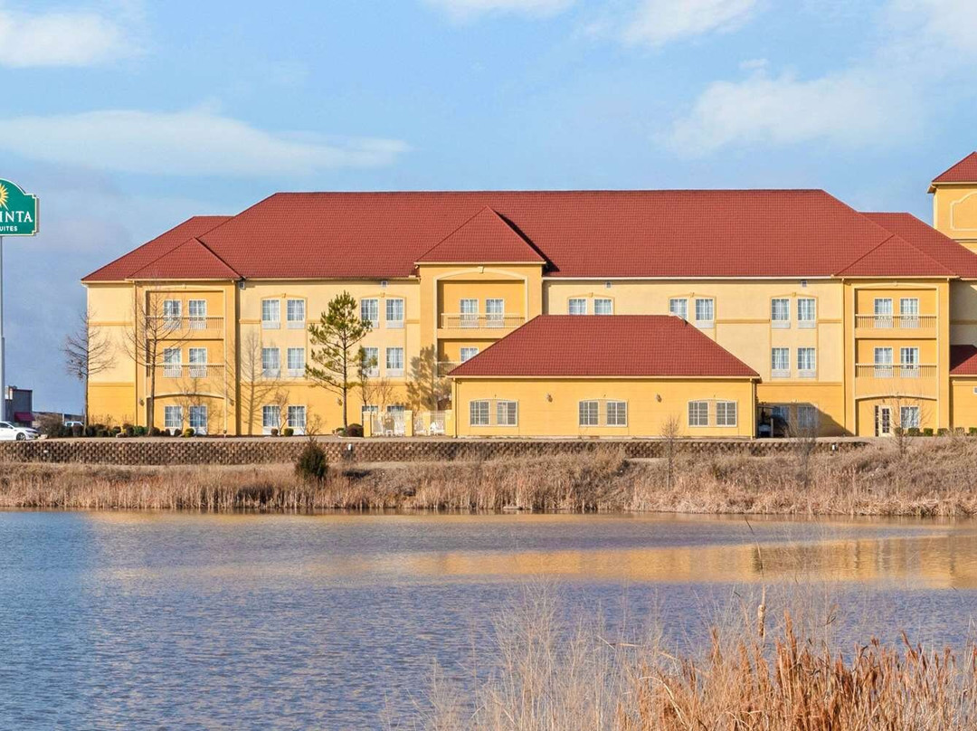 La Quinta Inn & Suites by Wyndham Shawnee主图