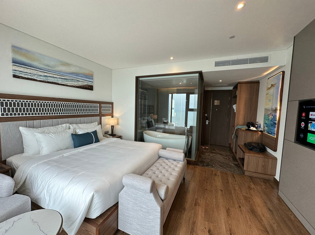 Peninsula Hotel Danang